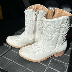 Little girls white cowgirl boots size 13